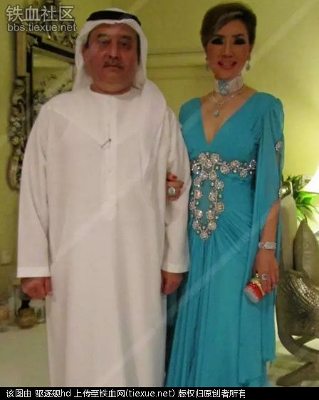 
Bà tình cờ quen người chồng thứ hai của mình mà không hề hay biết ông là người giàu có nhất nhì Dubai.
