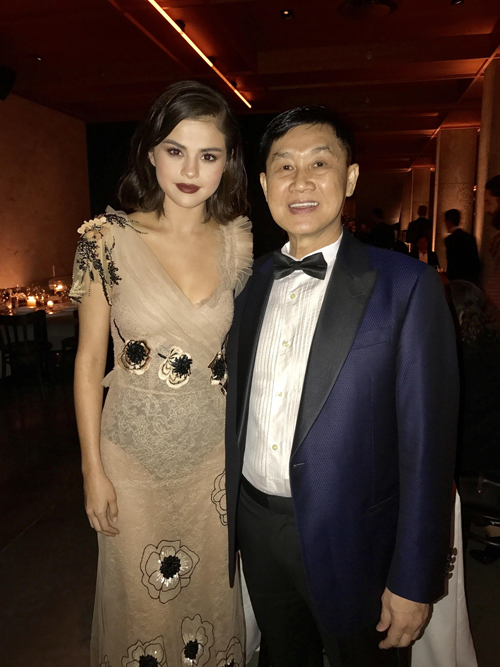 Bữa tiệc tại New York còn quy tụ nhiều nhân vật quyền lực của làng thời trang thế giới như NTK Tommy Hilfiger.