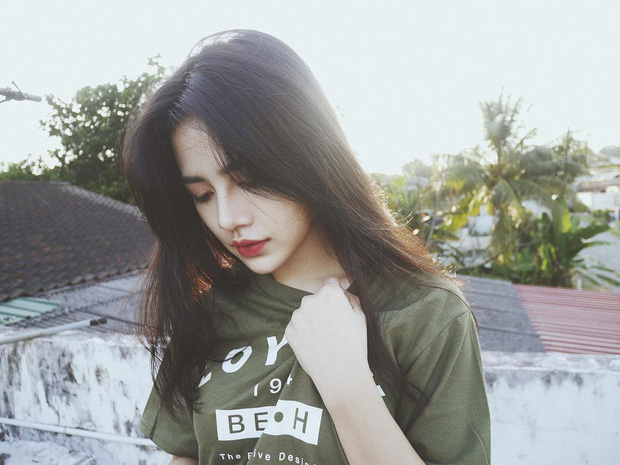 Siau Hui có shop thời trang riêng nên những shot hình cô nàng quảng cáo cho chính mình là không thiếu.