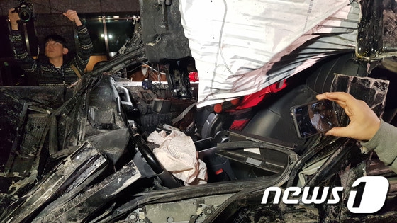 Cảnh sát cho biết chiếc SUV của nam diễn viên xấu số đã bị hư hại nghiêm trọng sau vụ tai nạn.