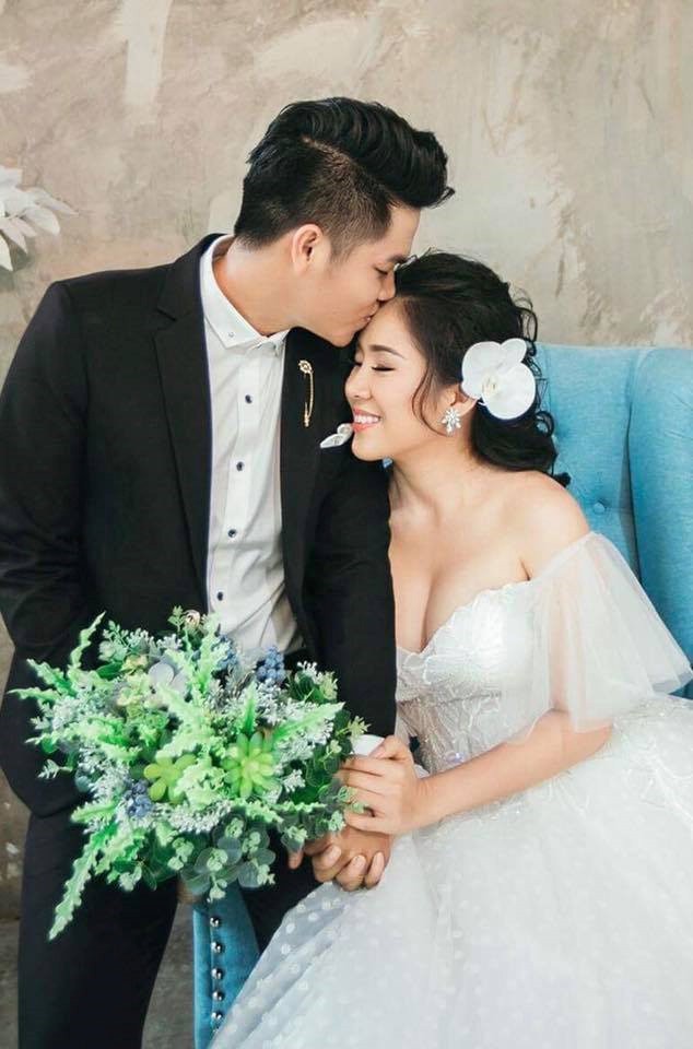 Đám cưới của Lê Phương diễn ra vào tháng 8/2017.