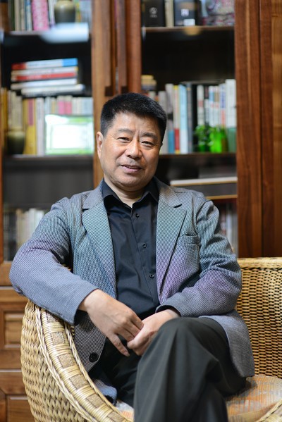 
Bác sĩ Hà Dụ Dân, viện sĩ, giáo sư Đại học Trung y dược Thượng Hải (TQ)
