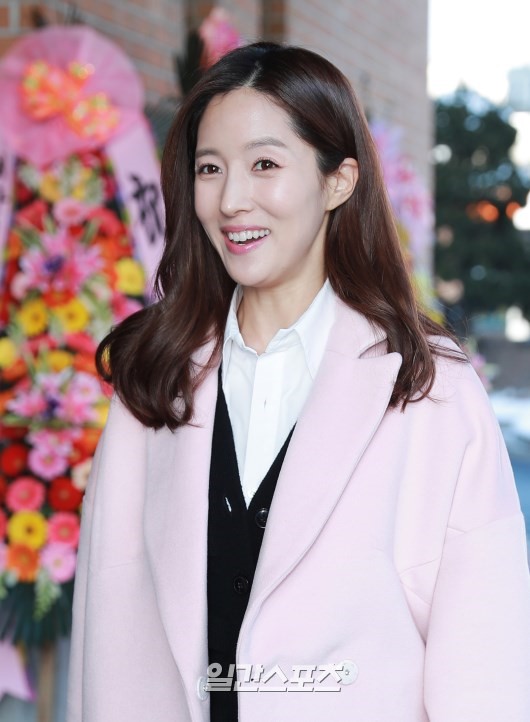 
Nữ diễn viên Wang Bit Na là bạn thân của cô dâu và chú rể.
