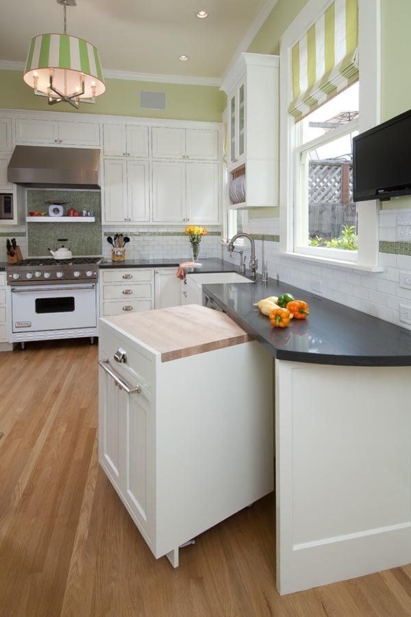 Thêm một chiếc tủ thu nhỏ cho phòng bếp là phương án tối ưu cho nhà bếp có diện tích nhỏ.