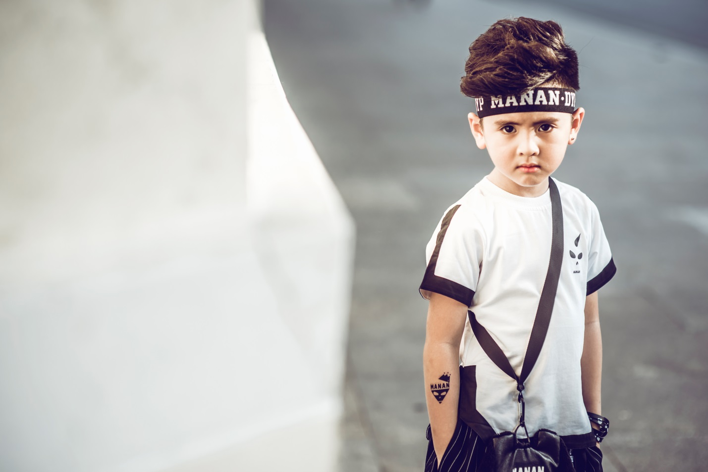 Bé trai cũng có những bộ cánh phá cách và đầy chất riêng.