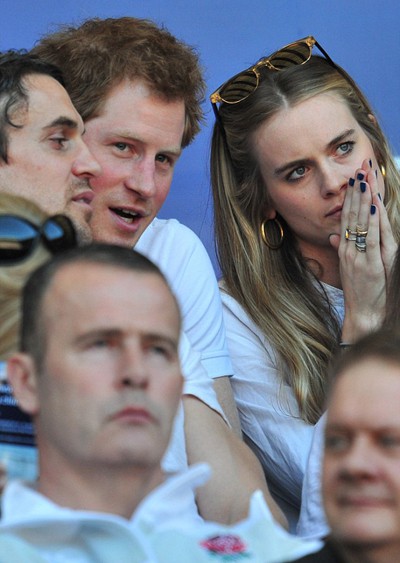 Harry và Cressida Bonas cùng đi xem trận đấu bóng bầu dục hồi năm 2014 ở sân vận động Twickenham. Ảnh: AFP