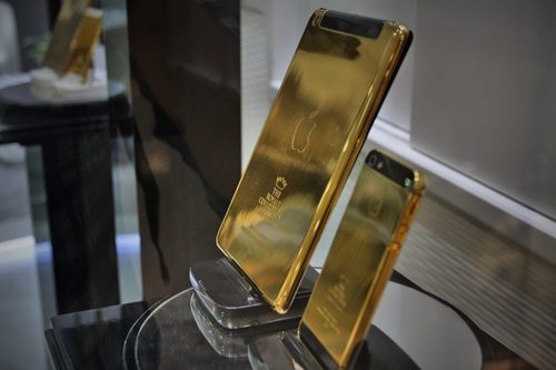 Giới siêu giàu ở Dubai không thích dùng điện thoại, máy tính bảng bình thường. Vì đã dùng là phải dùng đồ bằng vàng.