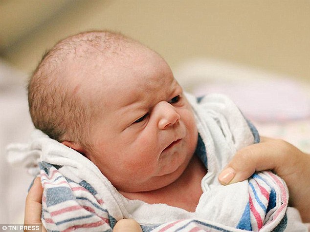 
8. Vẻ mặt cực k&igrave; bất m&atilde;n v&igrave; bị bắt phải đi tắm.
