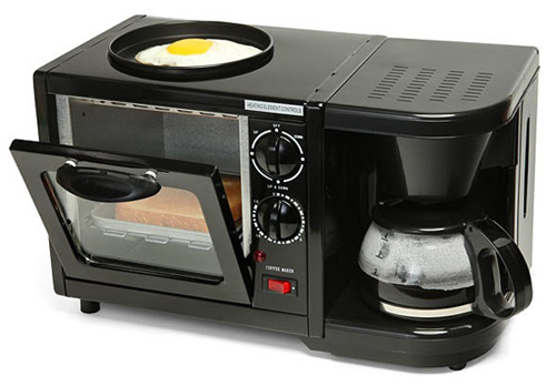 Nếu nhà chật, bạn có thể mua chiếc máy pha cà phê kiêm lò nướng, chảo rán này.