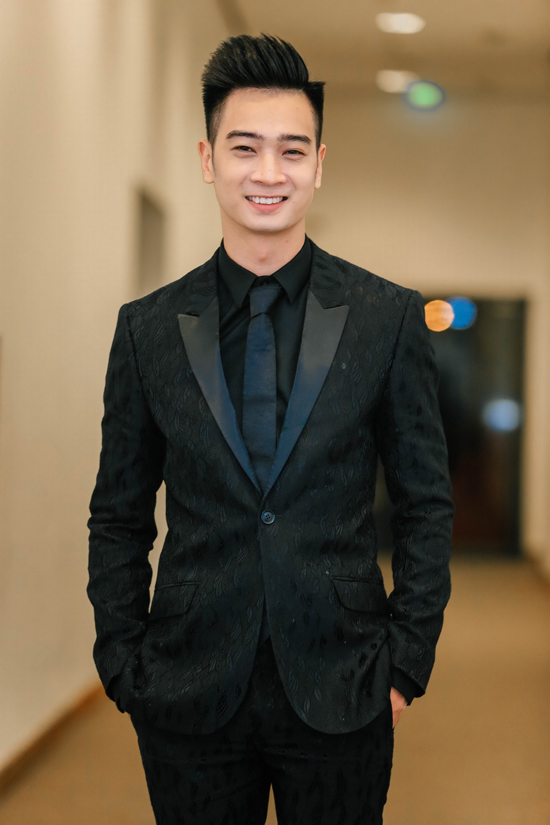 
Nhà sản xuất Slim V hỗ trợ Thu Minh trong bản phối điện tử cho các ca khúc hit.
