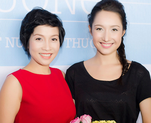 
Anna Trương v&agrave; mẹ.
