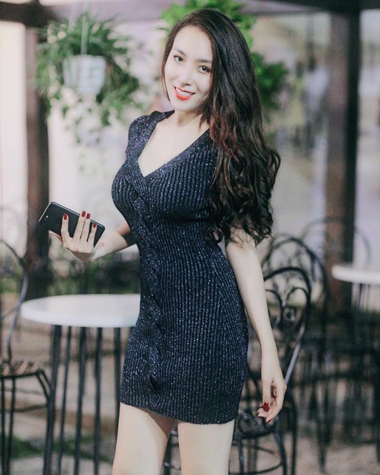 Dù công việc của cả hai bận rộn nhưng cặp đôi vẫn dành cho nhau những thời gian hẹn hò để tình cảm thêm khăng khít. Mỗi lần Khắc Việt chạy show tại Hà Nội hay Thảo Bebe diễn tại Sài Gòn thì họ đều tranh thủ dành thời gian bên nhau.