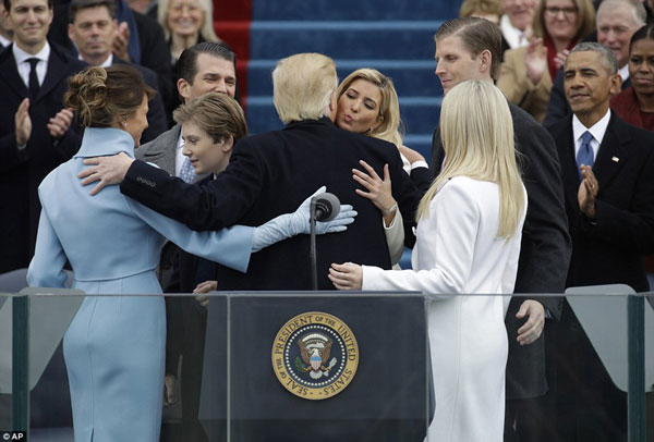 
Gia đình đã ở bên Donald Trump và cùng chia sẻ những giây phút thăng hoa trong sự nghiệp chính trị của ngài tỷ phú bất động sản.
