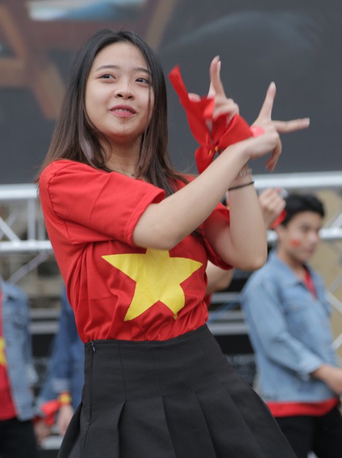 Màn nhảy khuấy động nhận được sự cổ vũ nhiệt tình của khán giả. Ảnh: Nguyễn Đức Việt