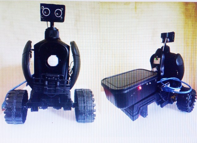 Mô hình robot an ninh của em Kim Loan.