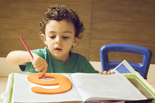 Giáo viên cần giúp trẻ hiểu rõ về cảm xúc của mình và học cách tự điều chỉnh. Ảnh: Getty Images