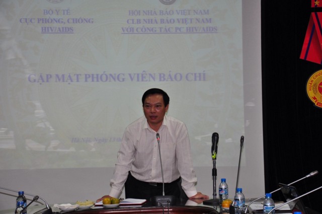TS. Hoàng Đình Cảnh, Phó Cục trưởng, Cục Phòng, chống HIV/AIDS phát biểu tại buổi gặp mặt.