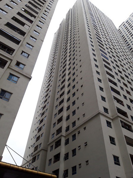 Tòa nhà HH2A có tổng cộng 41 tầng, vị trí được cho là nơi nữ sinh ném con qua cửa sổ tầng 31.