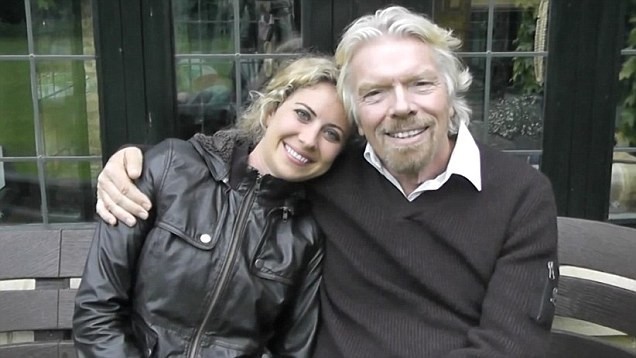 
8. Holly Branson (36 tuổi)

Holly Branson là con gái của tỷ phú Anh Richard Branson - được biết đến với tập đoàn đa ngành Virgin. Ông sở hữu tài sản trị giá 5 tỷ USD . Hiện là bác sĩ nhi khoa, Holly là bạn thân lâu năm của Hoàng tử Anh William.Ảnh: Daily Mail.
