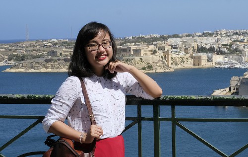 Chị Nguyễn Thị Nguyệt Minh trong chuyến đi tới đảo quốc Malta. Ảnh: NVCC