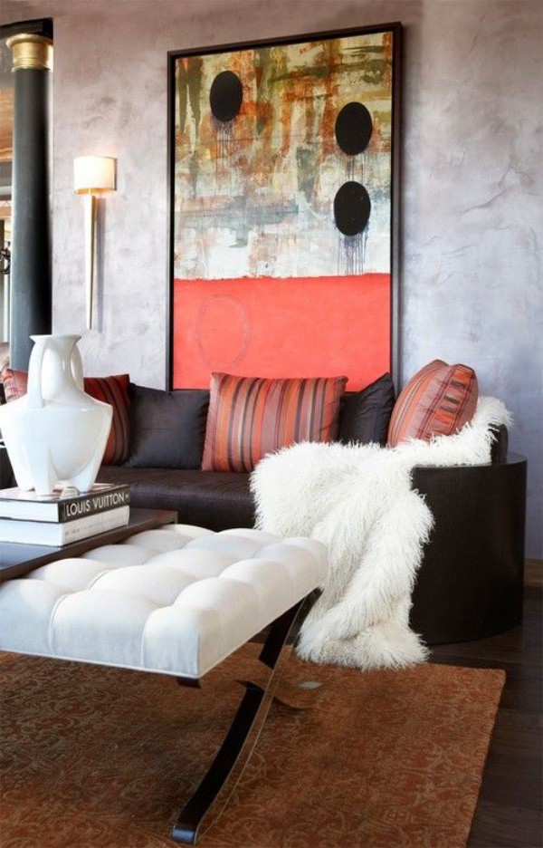 
Chăn lông thú có cùng tông màu với ghế đơn trong phòng khách. Sự liên kết màu sắc vô cùng đơn giản nhưng vẫn đủ để giúp không gian tiếp khách đẹp hơn.
