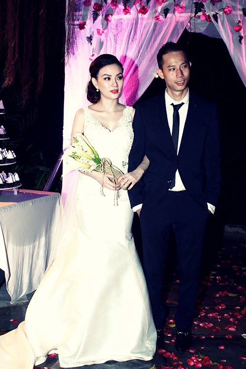 
Thu Thủy và chồng cũ trong đám cưới bí mật hồi 10/2014.
