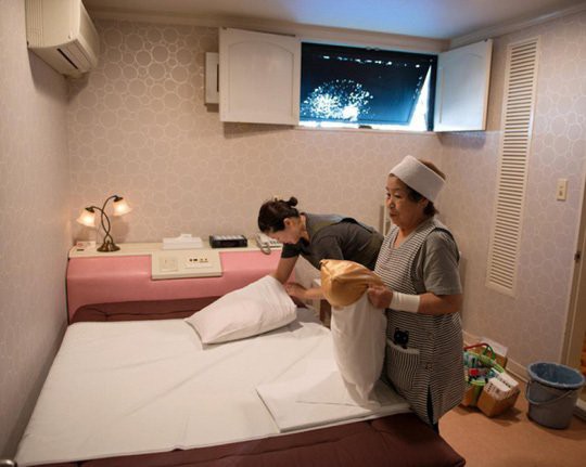
Dịch vụ dọn ph&ograve;ng rất cẩn thận, chu đ&aacute;o v&agrave; lịch sự
