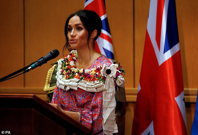 Meghan có bài phát biểu đầu tiên trong chuyến công du kéo dài 16 ngày.