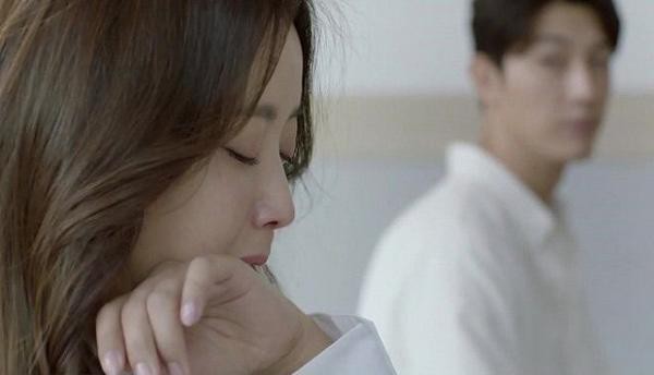 Sau lần thú nhận ấy, tình cảm vợ chồng xa cách. Tôi vừa buồn vừa lo không biết nên làm thế nào để có thể vẹn toàn đôi đường. (ảnh minh họa)