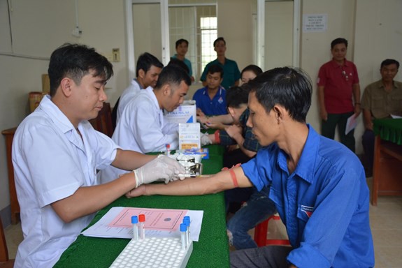 
Thanh niên xã đảo Thổ Châu (Phú Quốc, Kiên Giang) tham gia Câu lạc bộ hiến máu dự bị.
