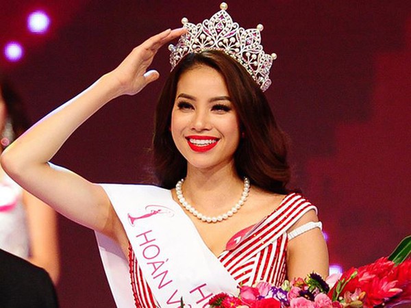 
Phạm Hương đăng quang Hoa hậu Hoàn Vũ Việt Nam 2015 và bắt đầu từ đây cuộc sống của đã thay đổi thực sự.
