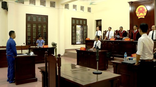 Phiên tòa xét xử bị cáo Vũ Sỹ Uyên. Ảnh: Giang Chinh