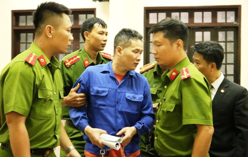 HĐXX tuyên phạt Vũ Sỹ Uyên 20 năm tù. Ảnh: Giang Chinh