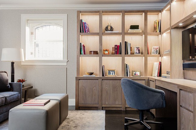 Với sự hỗ trợ của đèn led mà mẫu giá sách đơn giản cũng trở nên thú vị hơn rất nhiều.