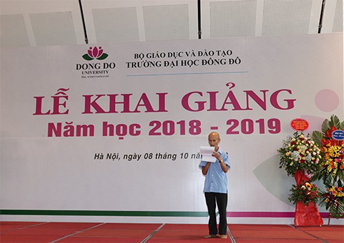 Cụ Linh đọc thơ trong Lễ khai giảng trường ĐH Đông Đô năm học 2018 - 2019