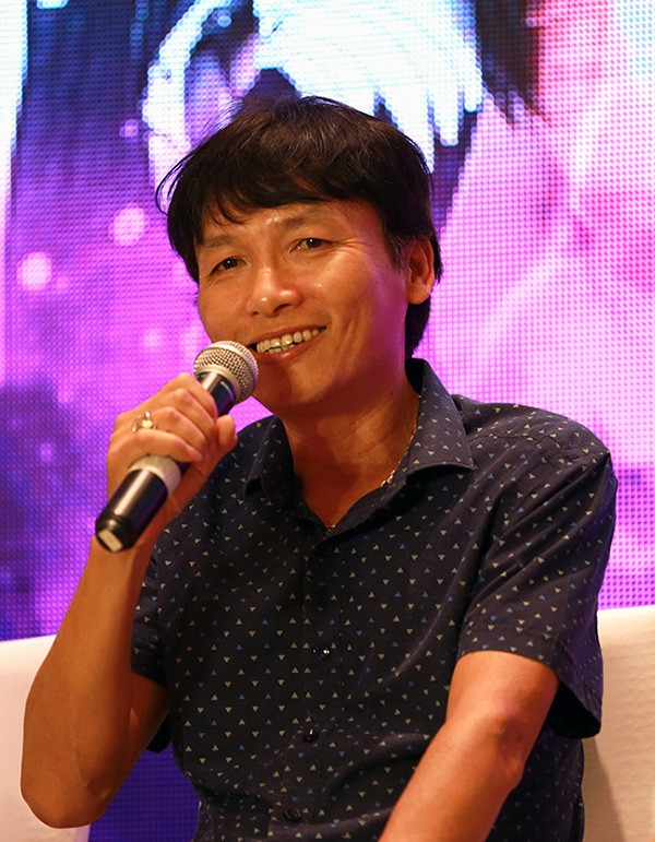 Đạo diễn Mai Hồng Phong tại buổi họp báo ra mắt phim Quỳnh búp bê đầu tháng 6/2018.