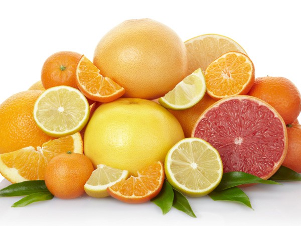 Người bị đau khớp gối nên thường xuyên ăn các loại quả giàu vitamin C