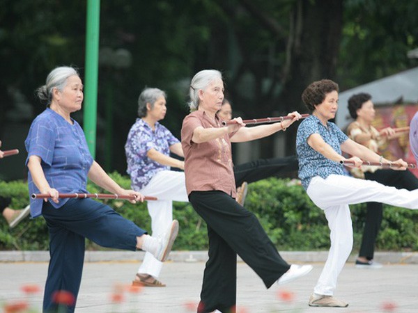 Vận động thường xuy&ecirc;n gi&uacute;p xương khớp linh hoạt