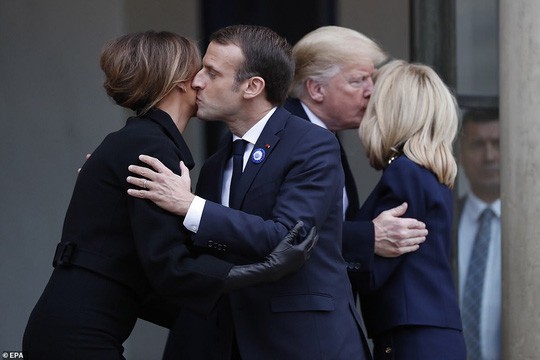 Tổng thống Trump và Tổng thống Macron cùng các phu nhân. Ảnh: AP
