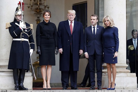 Tổng thống Trump và Tổng thống Macron cùng các phu nhân. Ảnh: EPA