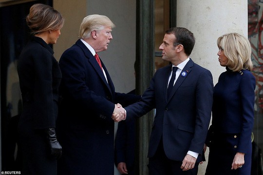 Tổng thống Trump và Tổng thống Macron cùng các phu nhân. Ảnh: Reuters