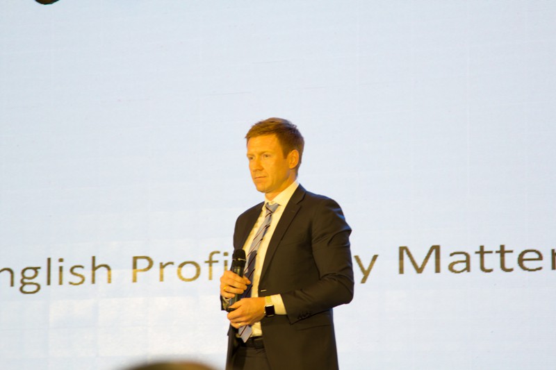 Ông Travis Stewart Phó tổng giám đốc phụ trách học thuật Tập Đoàn Egroup.
