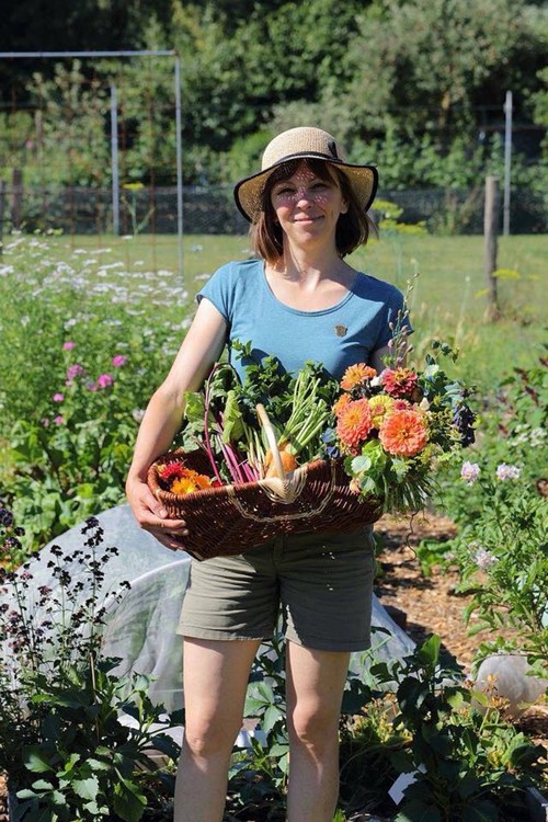 
Năm 2015, cô xuất bản cuốn sách đầu tay bằng tiếng Hà Lan về kinh nghiệm trồng trọt.
