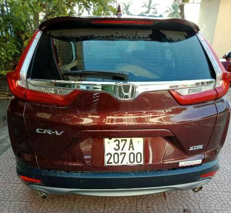 Chiếc xe Honda CRV đeo tạm biển của ông Hà.