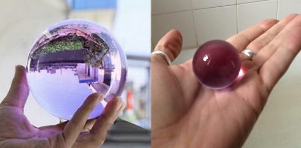 Đặt mua một quả cầu pha lê như bên quảng cáo bên trái, và sản phẩm thực tế nhận được thì như bên phải.