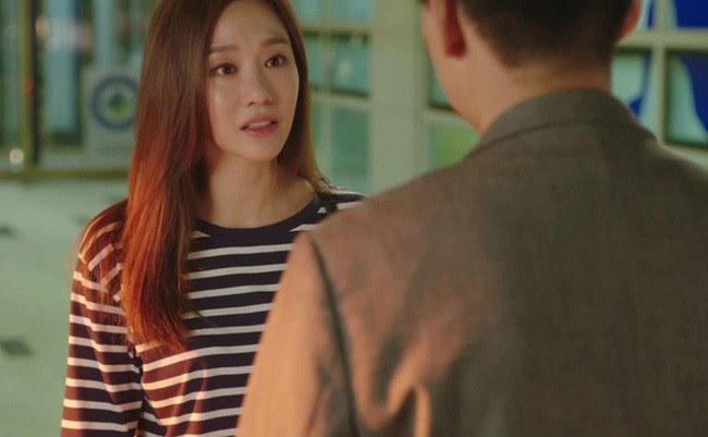 Quang liên tục xin lỗi nhưng Nguyệt cảm thấy khinh bỉ những lời nói đó. (Ảnh minh họa)