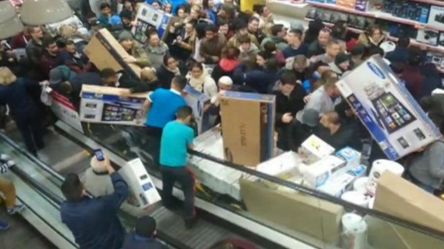 X&ocirc; đẩy, tranh gi&agrave;nh kh&ocirc;ng c&ograve;n xa lạ