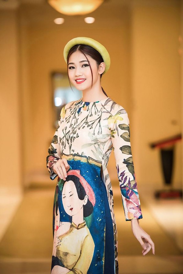 Á hậu Thanh Tú là người đẹp có chiều cao khủng nhất trong dàn nhan sắc Hoa hậu Việt Nam, 1m81.