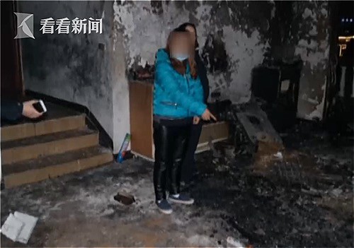 Ng&ocirc;i nh&agrave; bị ch&aacute;y hết. Ảnh: Jstv.