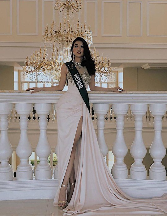
Tối 3/11, đêm chung kết cuộc thi Miss Earth - Hoa hậu Trái đất 2018 đã chính thức diễn ra tại Philippines. Đại diện của Việt Nam là Á hậu Nguyễn Phương Khánh đã vượt qua hơn 90 nhan sắc từ nhiều quốc gia, xuất sắc giành được ngôi vị cao nhất.
